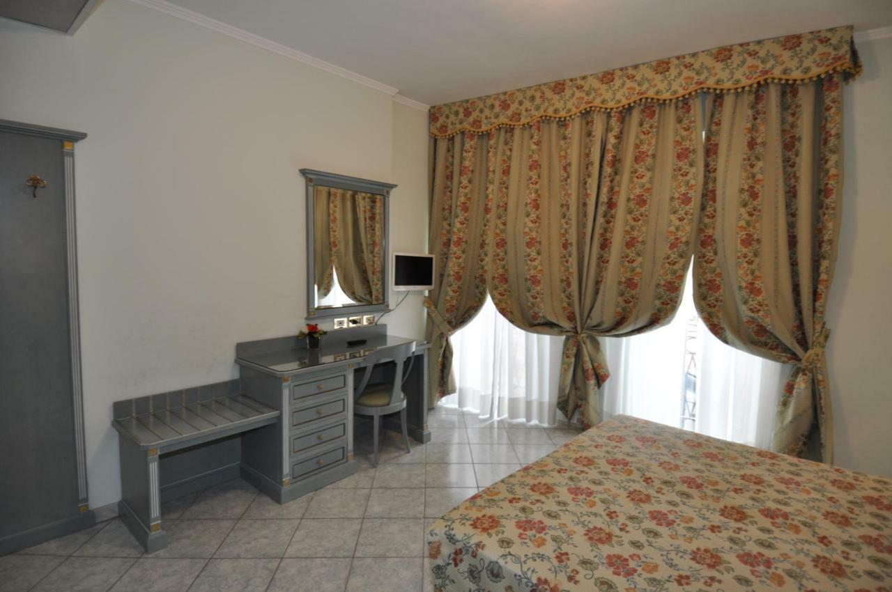 Hotel Moderno Στρέσα Εξωτερικό φωτογραφία