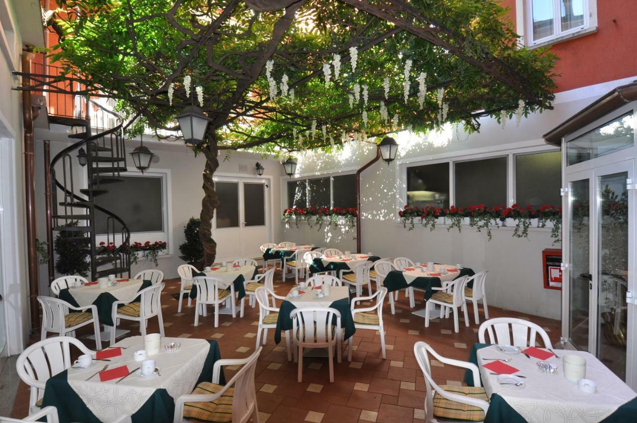 Hotel Moderno Στρέσα Εξωτερικό φωτογραφία
